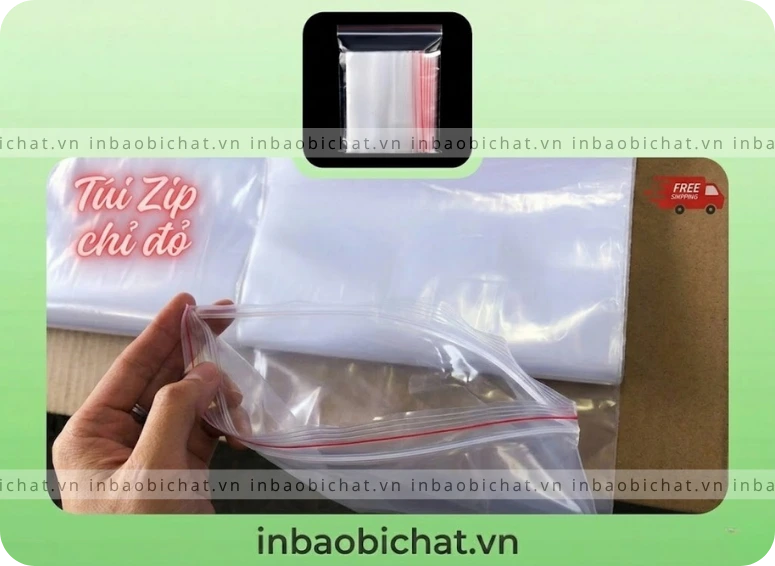 Cận cảnh miệng túi zip chỉ đỏ chất liệu PE dẻo dai và trong suốt.