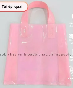 Ảnh thực tế cầm tay túi ép quai cho thấy độ dày dặn và kích cỡ chuẩn cho shop