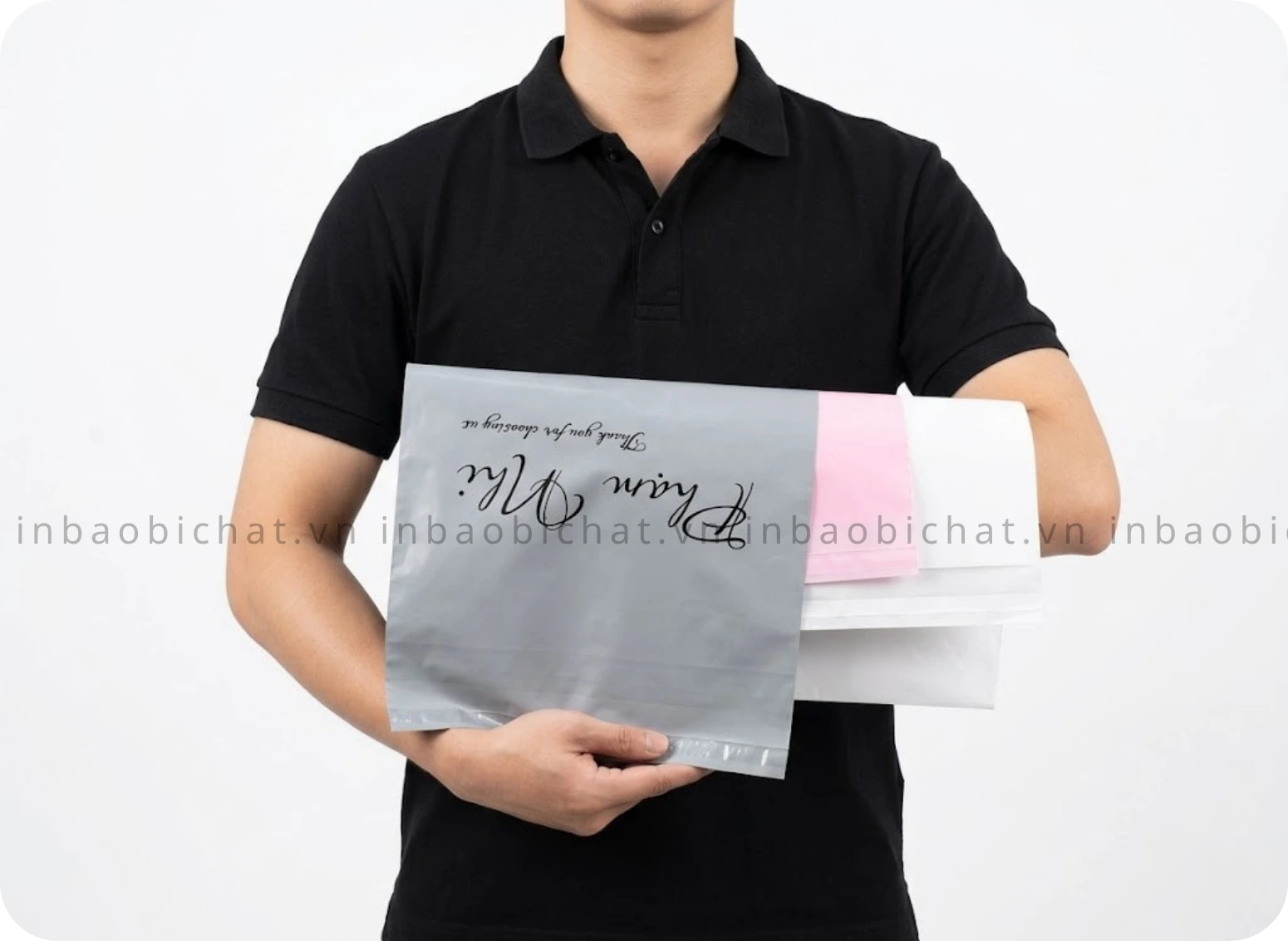 Mẫu túi niêm phong in logo thương hiệu sắc nét và sang trọng thực tế