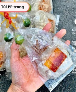 Túi PP bóng kiếng thường được dùng để đựng các loại bánh, kẹo, trái cây sấy, cá khô vì túi có độ trong suốt làm nổi bật sản phẩm bên trong đặc biệt là bánh tráng phơi sương, bánh tráng muối tắc hành phi