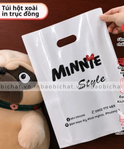 Túi hột xoài in logo thương hiệu theo yêu cầu bằng phương pháp in trục đồng cho shop thời trang, in số lượng lớn, giá rẻ, in Túi Nilon Shop Thời Trang, Bao Nhựa Shop Thời Trang, Túi Nhựa Shop Thời Trang Đẹp Giá rẻ